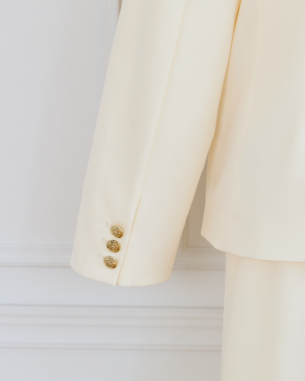 AM260105 Ivory