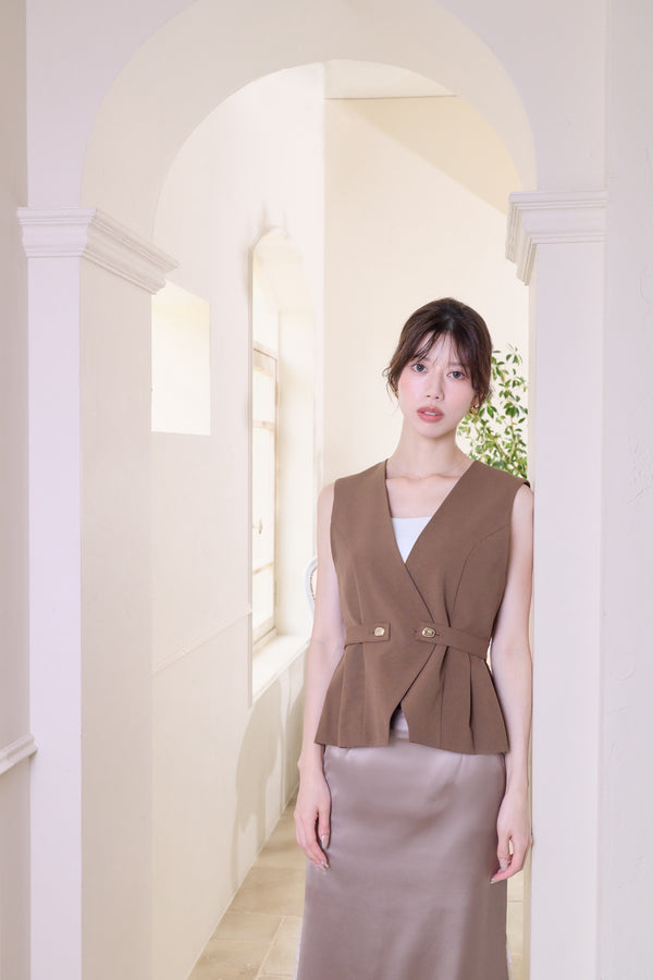 AM260104 Brown