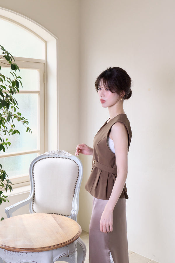 AM260103 Brown